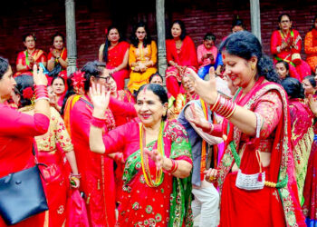 तीजको दरमा रमाए महिला, मधेशमा पनि बढ्दै सांस्कृतिक रौनक