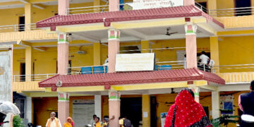 छ वर्षसम्मको पारिश्रमिक नपाएको भन्दै गढीमाईका करार कर्मचारी धर्नामा