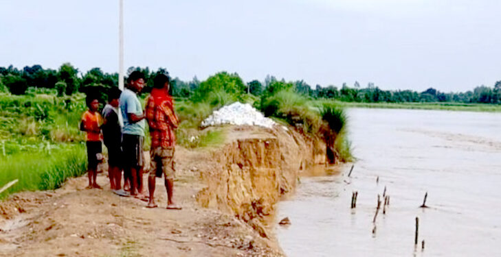 लालबकैया नदीको तटबन्ध कटान तीव्र, रौतहटका आधा दर्जन बस्ती डुबानको जोखिममा