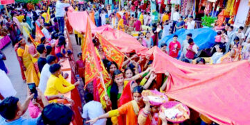 गहवामाईप्रतिको आस्थाको सागरमा डुब्यो वीरगंज, चुनरी यात्रामा १० हजार भक्तजन सहभागी