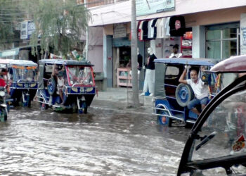 बाँध भत्किएपछि जलेश्वर जलमग्न, आवतजावतमा समस्या