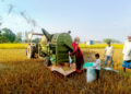 ‘थ्रेसर मेसिन’सञ्चालन गरेर गाउँमै स्वरोजगार