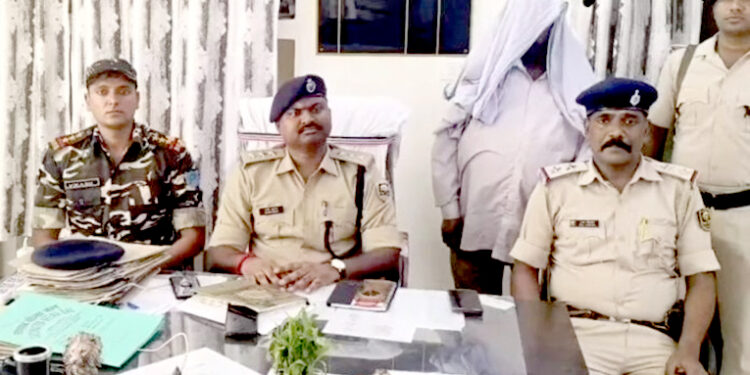 मितेरी पुलमै बरामद भयो ११ किलो चरेस, भारतीय भूमिमा पुगेर मात्रै रोकियो तस्करी