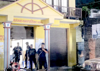 मलङ्गवा नगरपालिकाका इन्जिनियर १ लाख रुपैयाँ घुससहित पक्राउ
