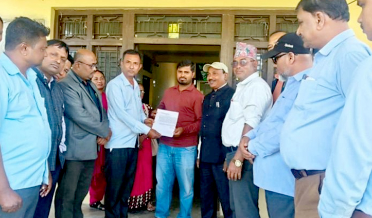 सखुवाप्रसौनी गाउँपालिकामा अध्यक्ष र अधिकृतको विवादः दसैँमा पनि शिक्षक-कर्मचारी तलबविहीन